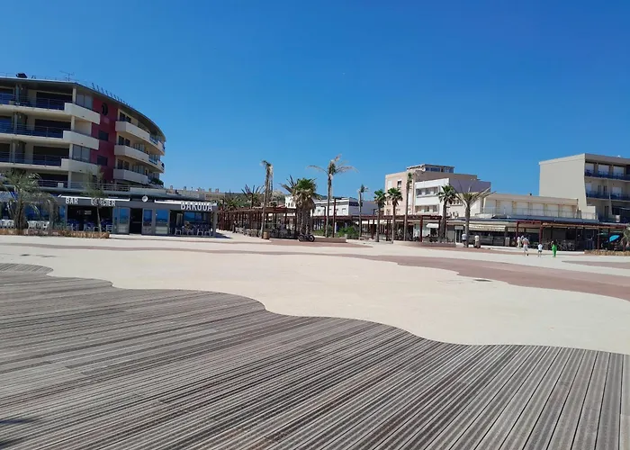 Bel Appartement Climatise Avec Balcon 200M De La Plage